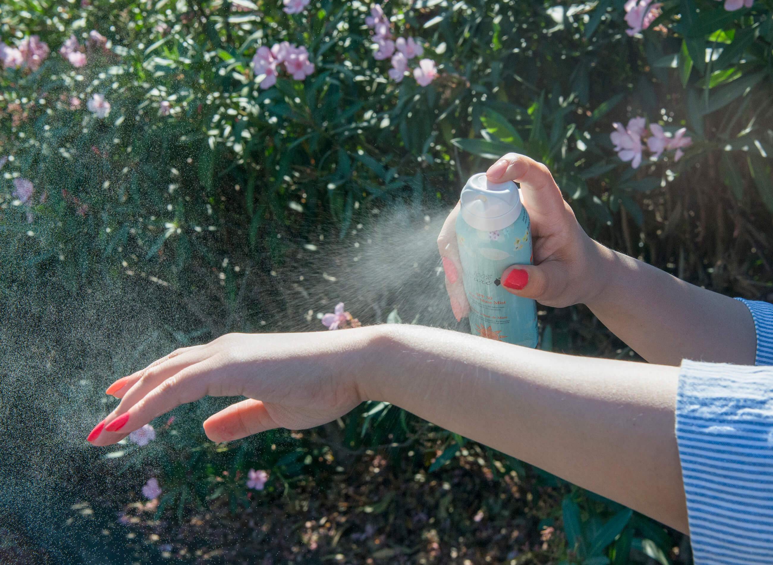 Spraying_SPF_30_Yerba_Mate_Mist
